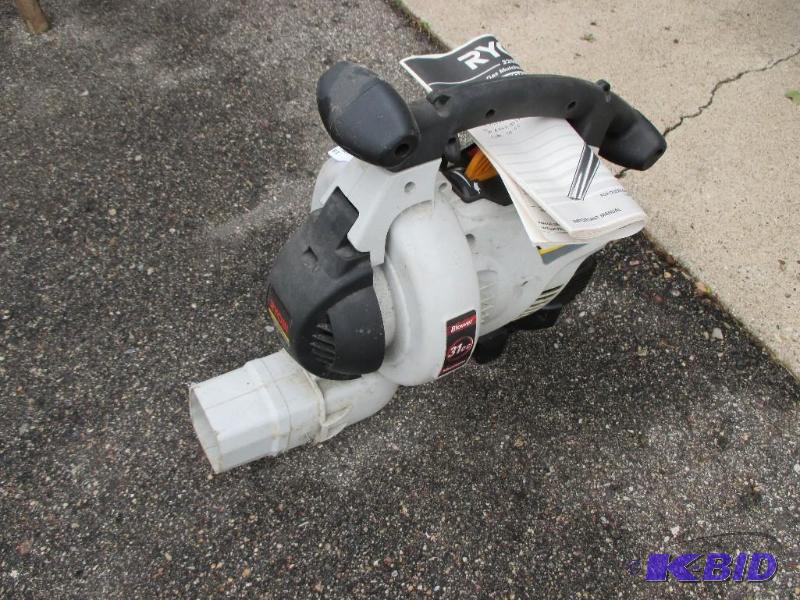 Ryobi Blower, attachments included...