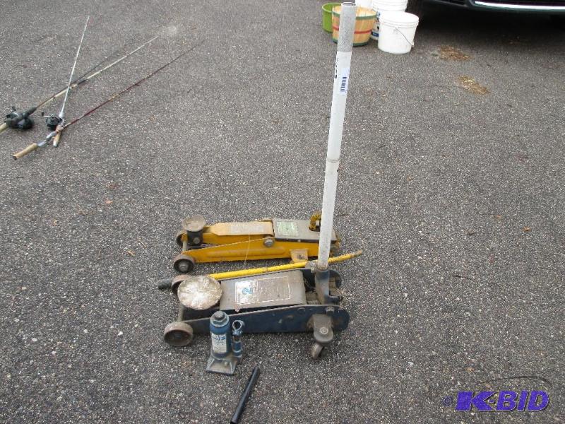 2 floor jacks and bottle jack...
