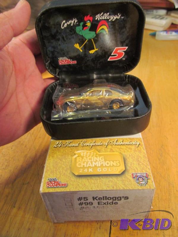 lot 41 image: #5 Bobby Labonte Kelloggs 24K Gold 164 Boxed NASCAR
