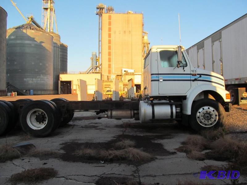 Year 1994 Make International Model F-8100 ...