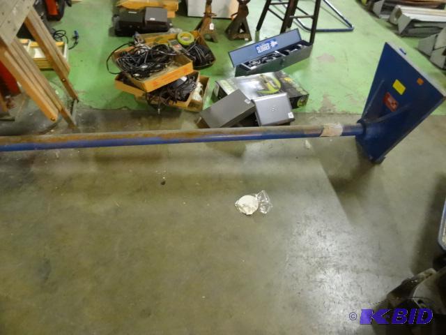 lot 160 image: Arrow Model 5020 Carpet Roll Mover, Attaches ...