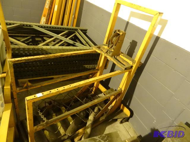 lot 174 image: Specialty Lift. Raises about 20" off the...
