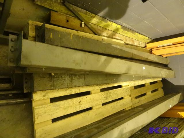 lot 185 image: 96 x 5 pallet rack beams. Qty 6...