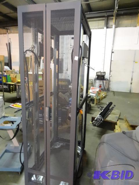 lot 231 image: HP Server rack. 24 x 39 x 79. Missing 2 side ...