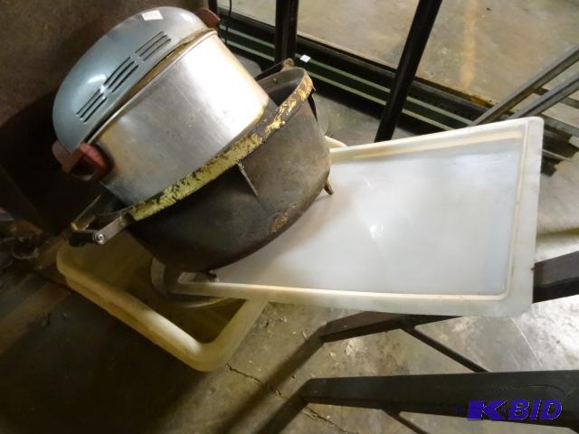 lot 243 image: 2 plastic tubs. Large. Handy hot mixer pot. L...