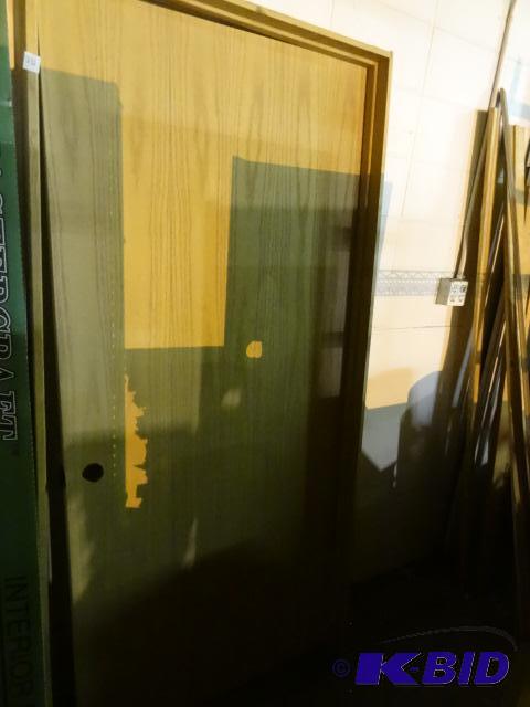 lot 249 image: Mastercraft 36 x 80 hollow door. New. Oak....