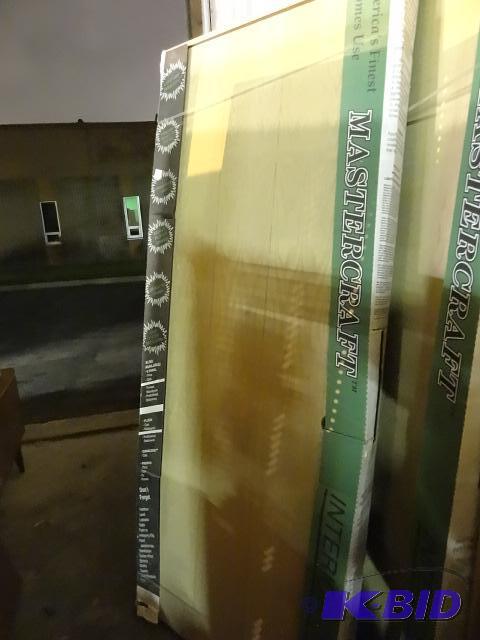 lot 251 image: Mastercraft 32 x 80 hollow door. New. Oak....