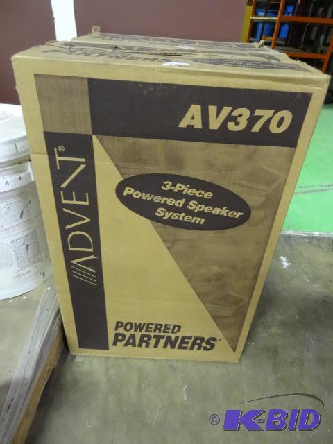 lot 276 image: Advent 3 piece powered speaker system....