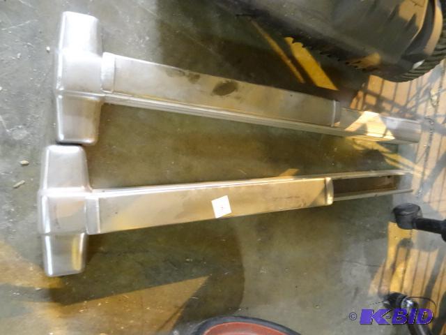 lot 281 image: 2 push bars for doors...