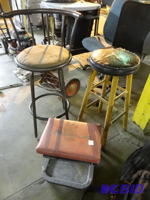 lot 283 image: Snap on shop stool. Metal bar stool. Wood sto...