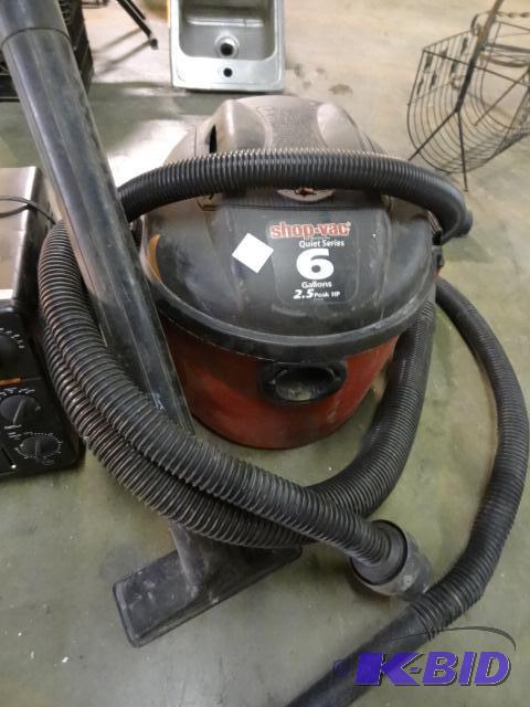 lot 299 image: Shop vac 6 gal vacuum...