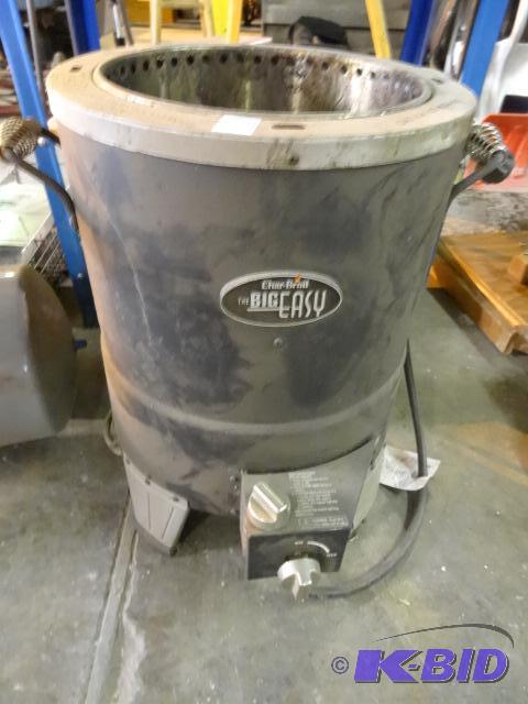 lot 308 image: Charbroil the big easy. Propane. Missing top...