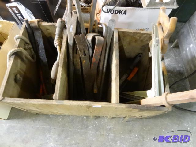 lot 316 image: Wood box full of pry bars...