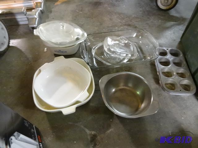 lot 327 image: Misc cookware...