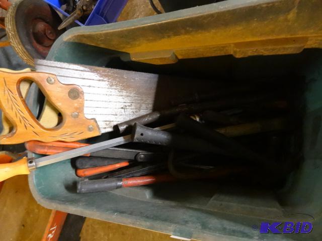 lot 331 image: Bin of misc specialty tools....