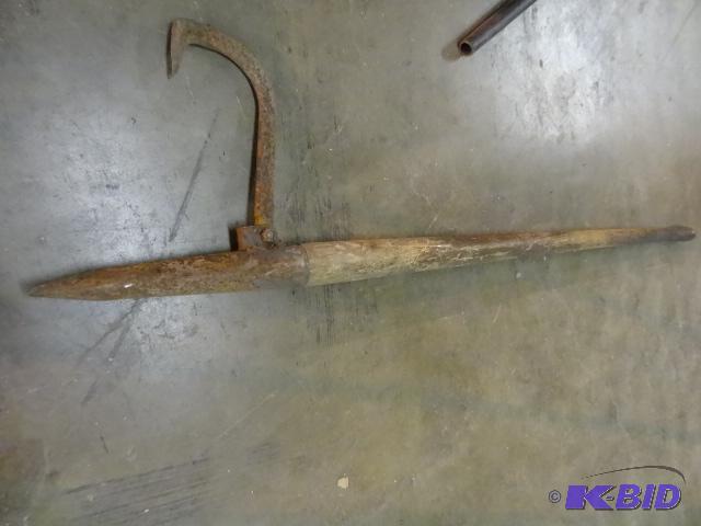 lot 332 image: Vintage log turner...