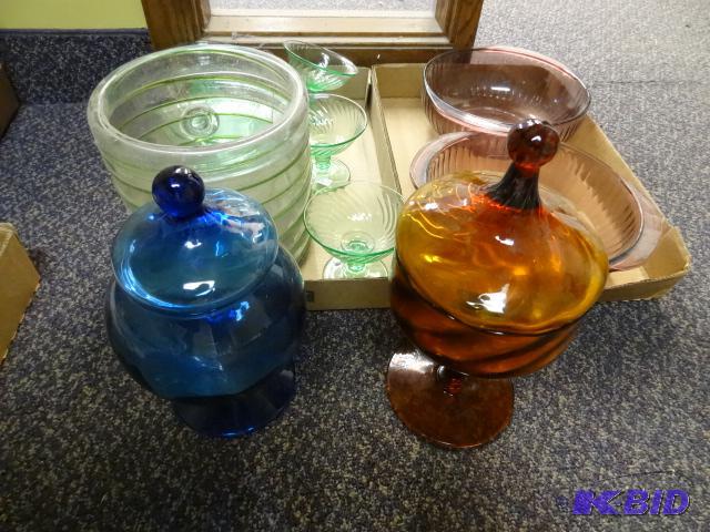 lot 363 image: Colored glassware....