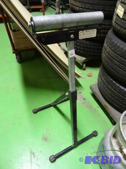 lot 42 image: Adjustable height roller stand...