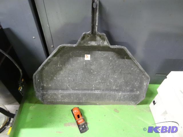 lot 49 image: Large floor sweeping scoop. Stanley hand plan...
