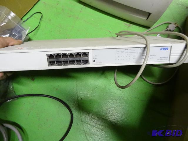 lot 98 image: 3 Com super stack. 3C16610. Super stack II du...
