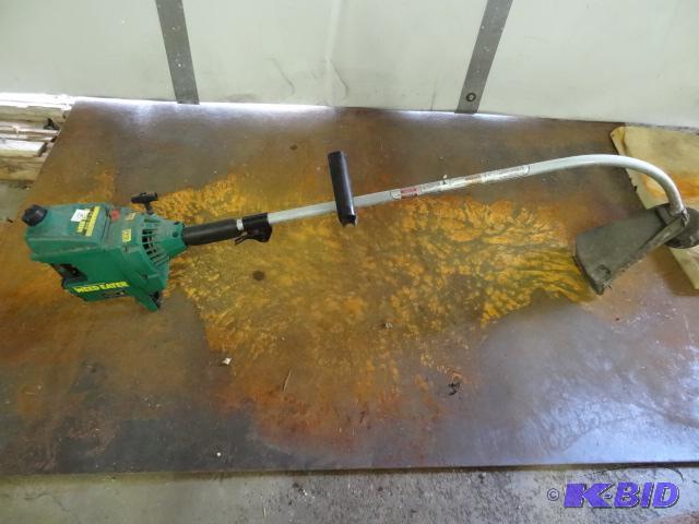 lot 14 image: Weed eater model XT30 D weed whip. 2 cycle...