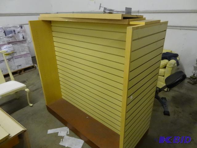 lot 61 image: Slat wall retail display. 4 sided. 2 shelves....