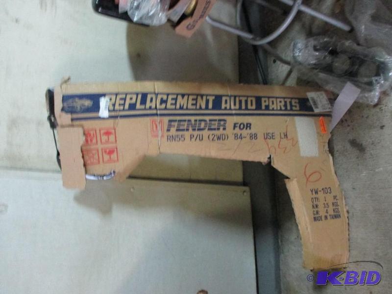Toyota PU 84-88 LH fender...