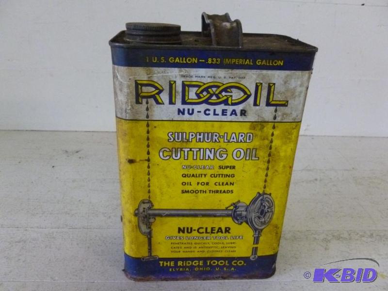 lot 68 image: Vintage Ridge Tool Co. one gallon metal cutti...