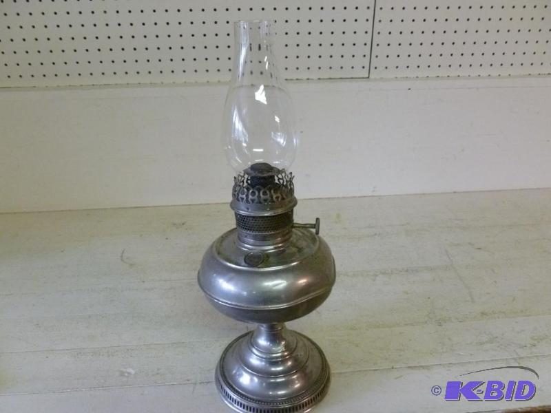 lot 71 image: Antique B&ampH oil lamp that measures 18&quo...