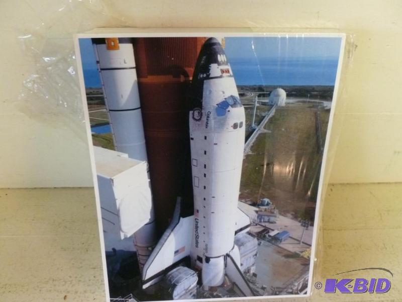 lot 78 image: Large lot of collectible space shuttle Columb...