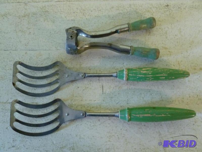 lot 83 image: Lot of three vintage green wood handled kitch...