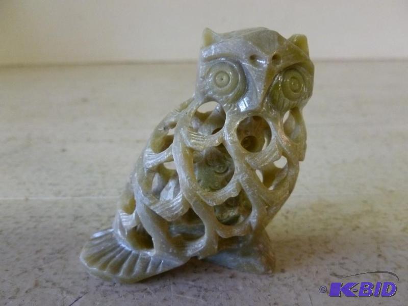 lot 93 image: Beautiful hand carved marble owl decoration t...