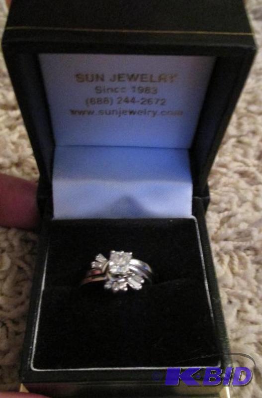 18 Carat White Gold Princess Cut with diamond...