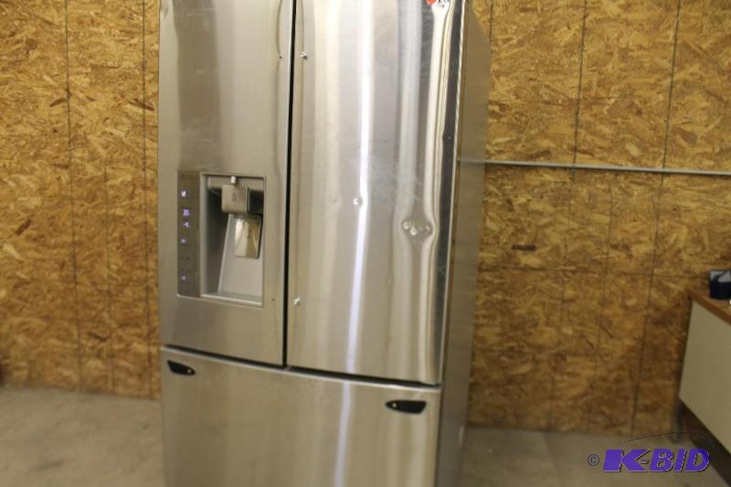 NEW LG SUPER-CAPACITY 3 DOOR FRENCH DOOR REFRIGERATOR WITH SMART COOLING PLUS TECHNOLOGY