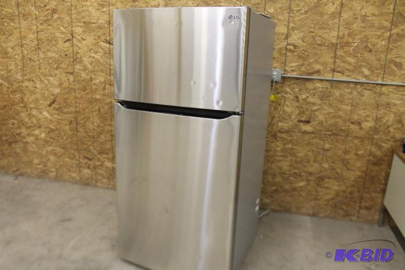 NEW LG LARGE CAPACITY TOP FREEZER REFRIGERATOR WITH ICE MAKER (FITS A 33 OPENING)