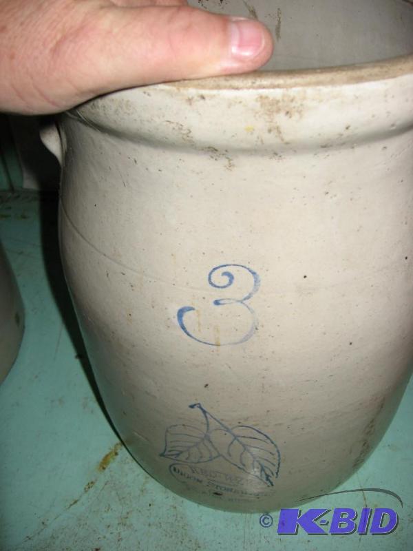 Red Wing 2 Gallon Crock Two Feathers with Oval (Rare)