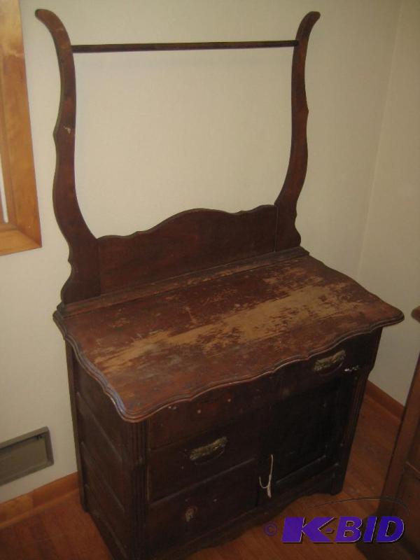 Vintage Harp Dresser (Needs Restoring)