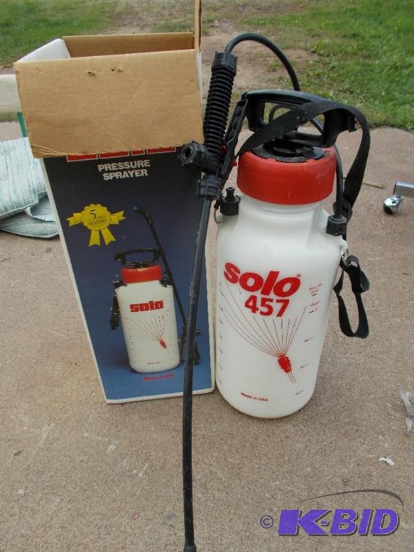 Solo Brand #457 Garden Sprayer In Good Condit...