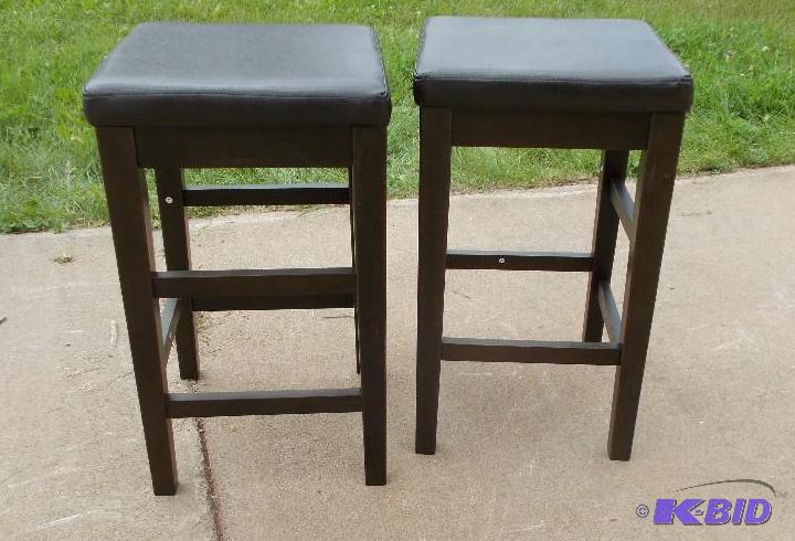 Set of &nbsp- 2 Leather Bar Stools Brand New...