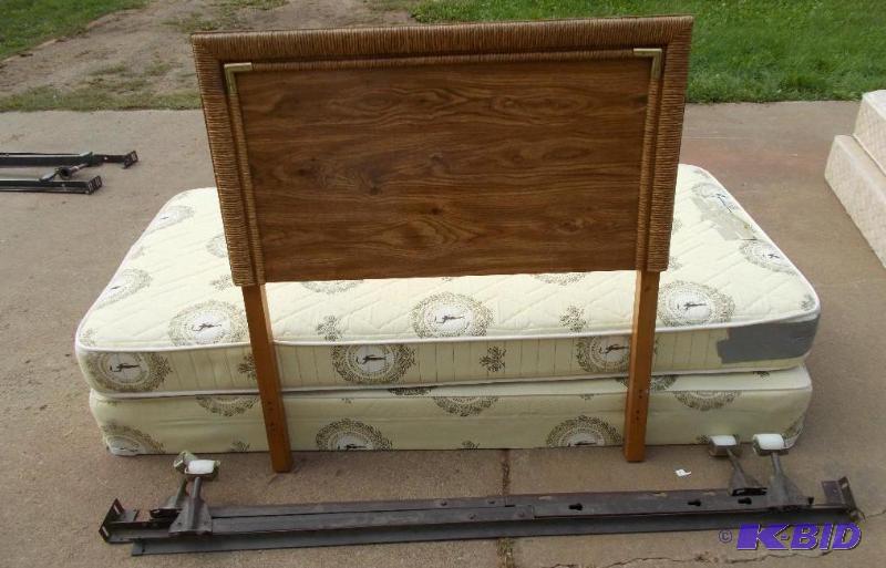 King Koil Spinal Guard Twin Size Mattress Wit...