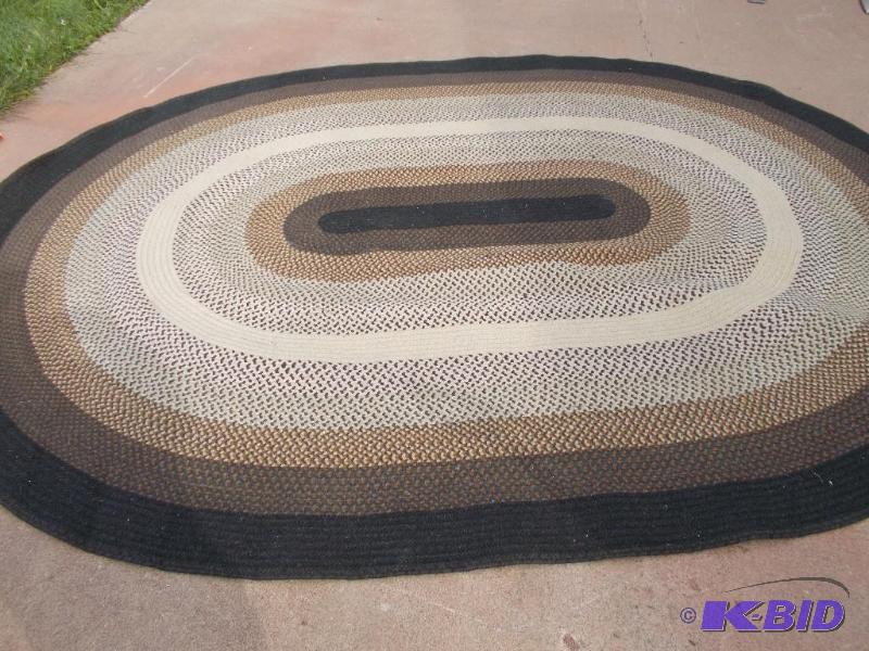 Floor Rug Measures 100&quot x 135&quot In G...