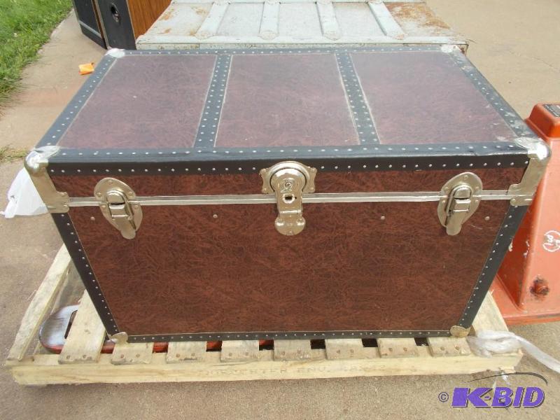 Storage Trunk Measures 33&quot x 18&quot x ...