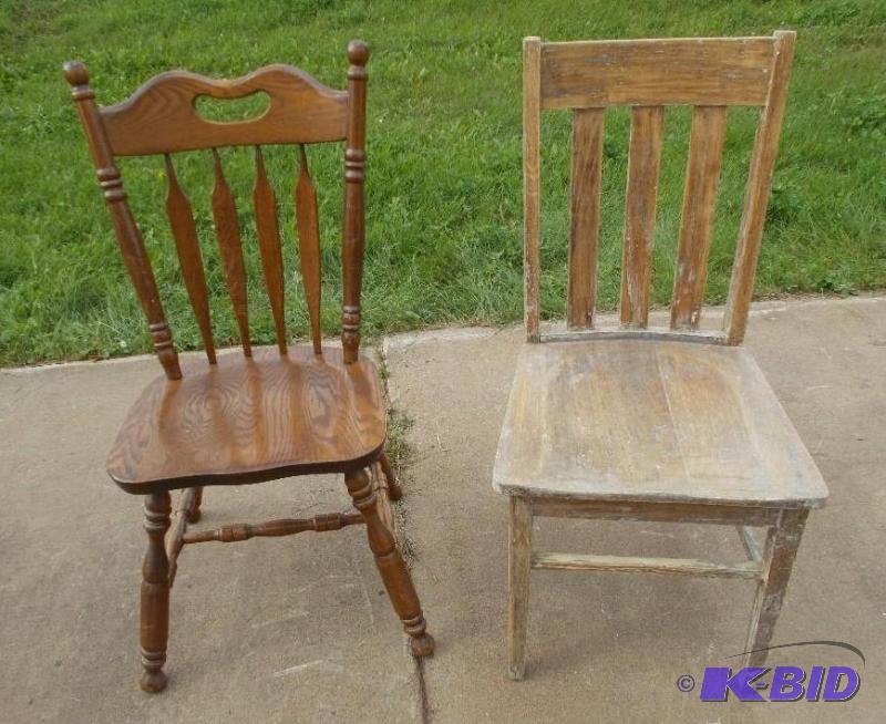 2 Wood Dinning Room Chairs In Good Condition...