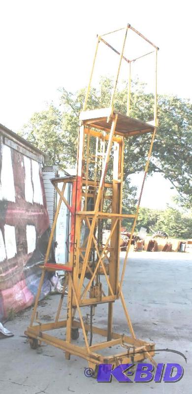 Hi - Jacker Manual Lift 300 LBS Capacity 15 F...