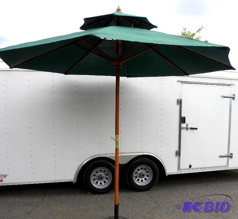 lot 70 image: 10-ft Market Umbrella, green, 1 78" dia...