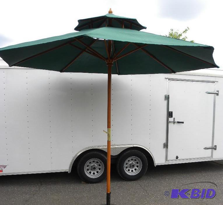 lot 71 image: 10-ft Market Umbrella, green, 1 78" dia...