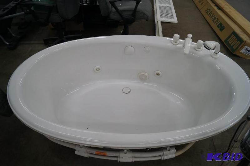 jacuzzi tub