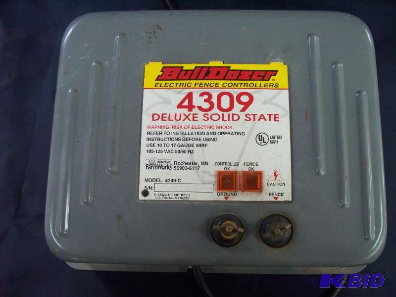 lot 21 image: Electric fence controller works...