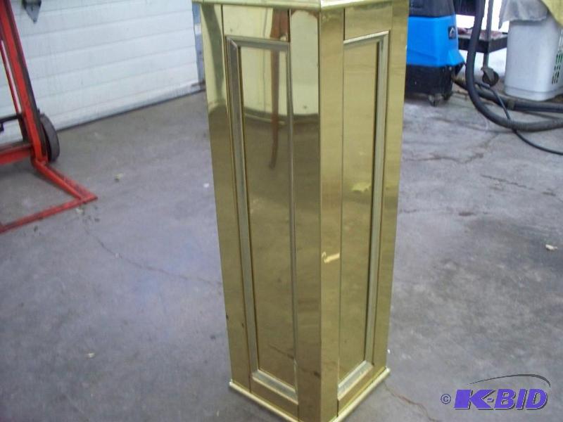 lot 33 image: Brass looking stand...