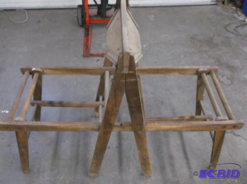 lot 71 image: Vintage wash tube holder...
